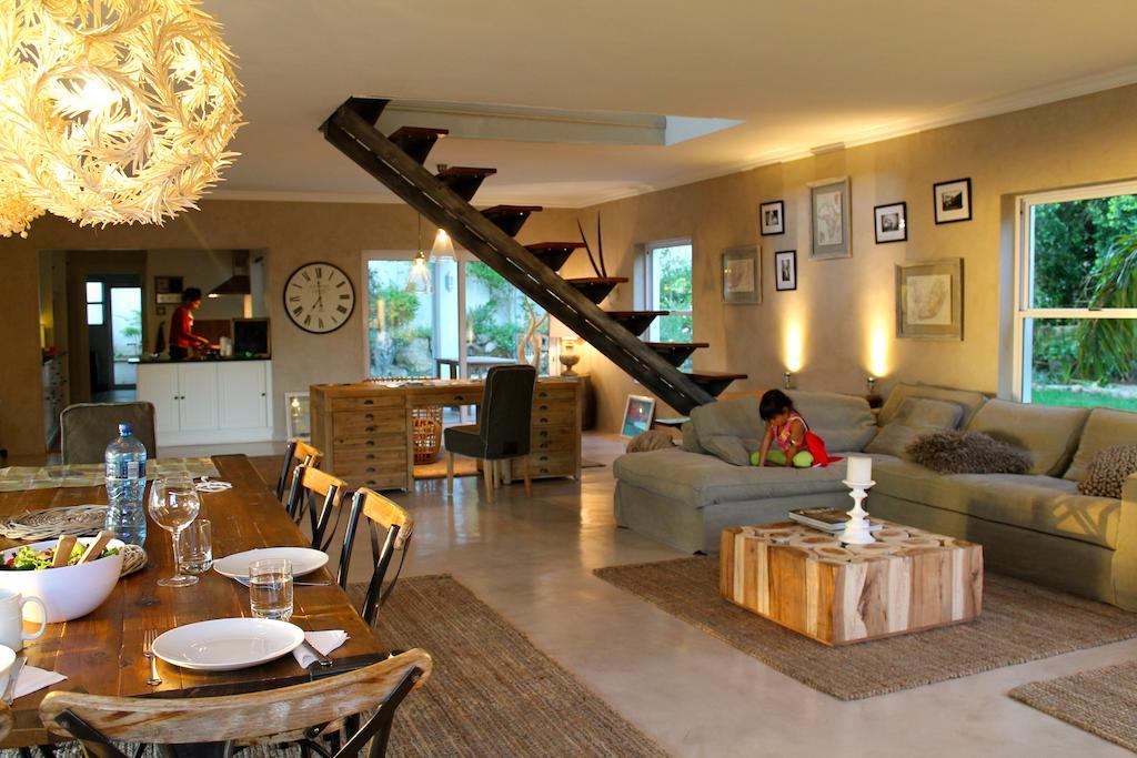 Explorer Guesthouse Somerset West Exterior photo